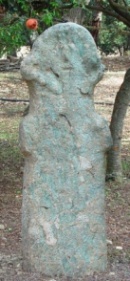 statue menhir aux oreilles, à Corte / photo : L. Dubal