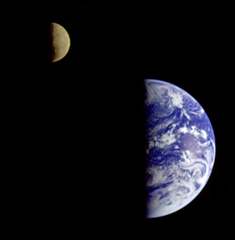 Terre et Lune vue de Galileo